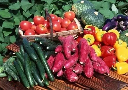 專賣過期食品生意還好到爆，這是怎么回事兒？